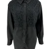 Blouse met halve werking aan de voorzijde mandala zwart (W8697)