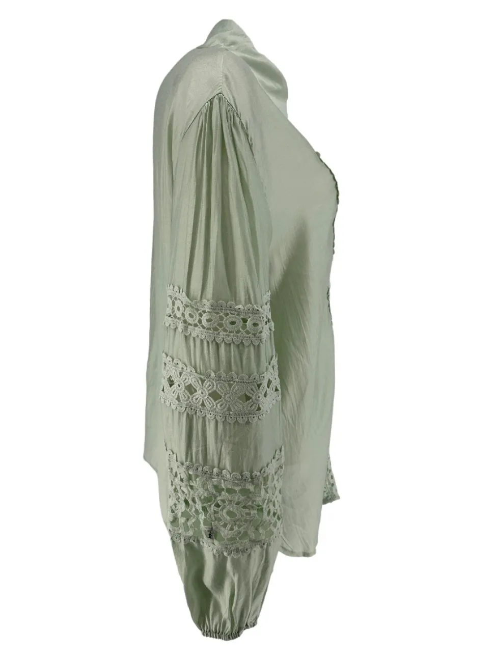 blouse_met_kraag_en_circl_1.webp Blouse met kraag en circle broderie licht groen (W8666)