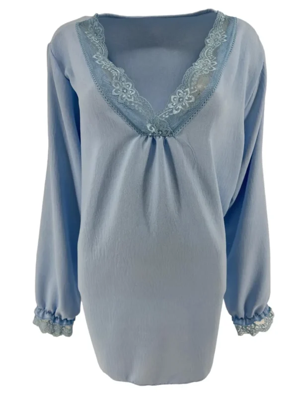 Blouse met lange mouw en kanten v-hals Bea licht blauw