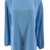 Blouse met plisse mouw en ruffle aan de hals Karlien licht blauw