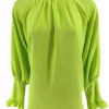 Blouse met ruffle en knoopje in de hals Nicole lime groen