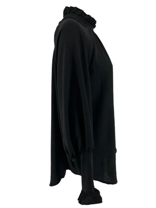 Blouse met ruffle en knoopje in de hals Nicole zwart
