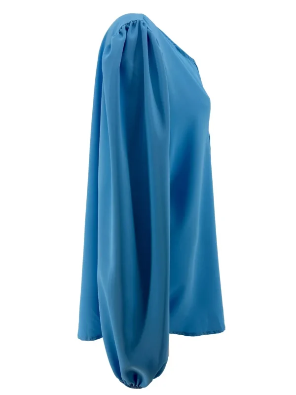 Blouse met v-hals en bies aan de voorzijde Lisanne licht blauw. SALE