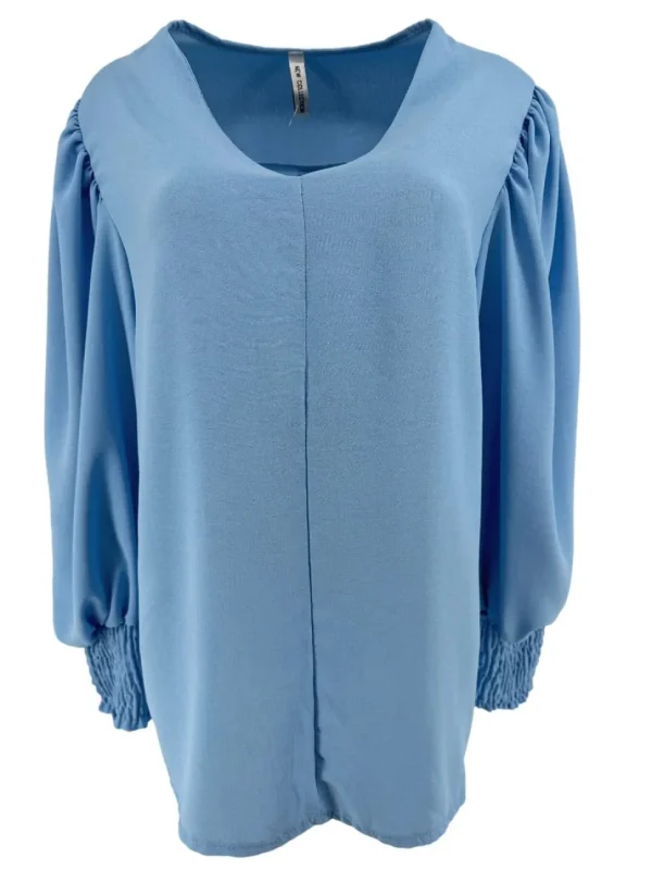Blouse met v-hals en smock aan de mouw Guusje licht blauw