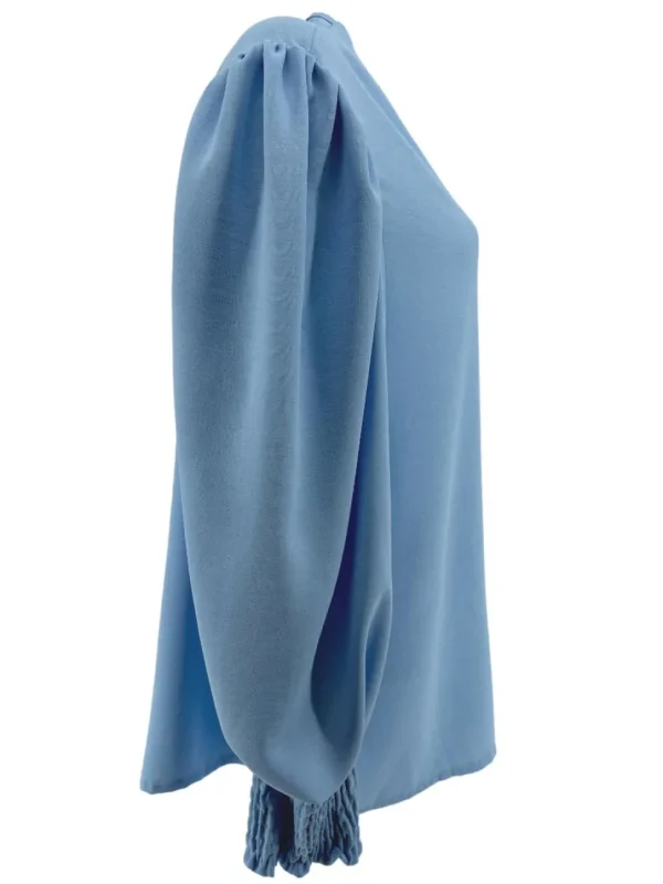 Blouse met v-hals en smock aan de mouw Guusje licht blauw