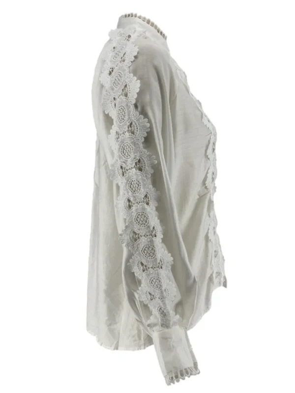 Blouse met werking op de kraag en mouw off-white (W8665)