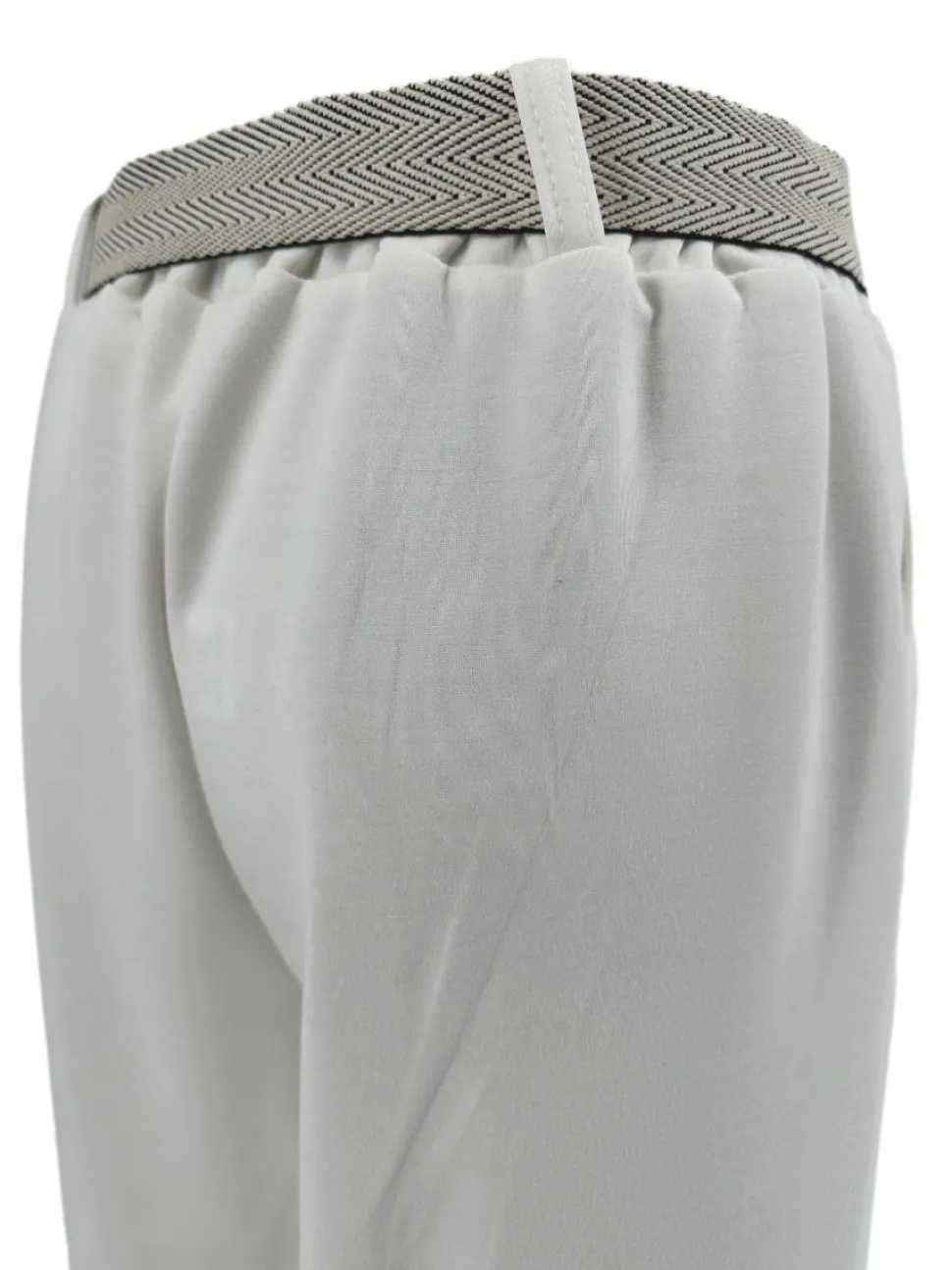 broek_met_riem_en_rechte__1.webp Broek met riem en rechte broekspijp Peggy off-white