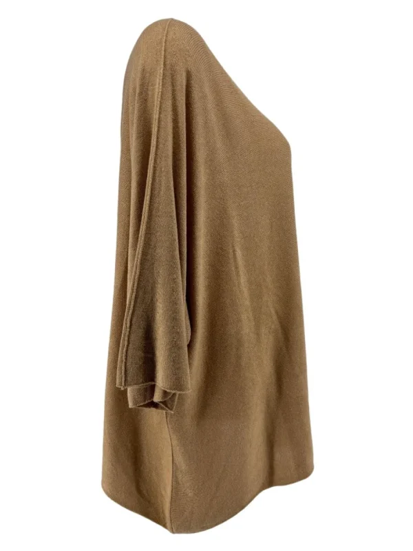 Fijngebreide trui met RONDE hals Hearts en naad camel