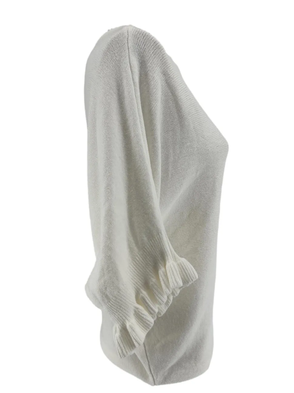 fijngebreide_trui_met_vle_0-6.webp Fijngebreide trui met vleermuis mouw en ruffle Elisa off-white