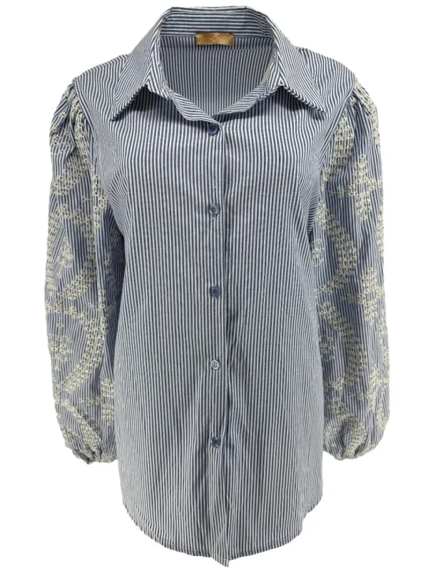 Gestreepte blouse met borduursels op de mouw blauw