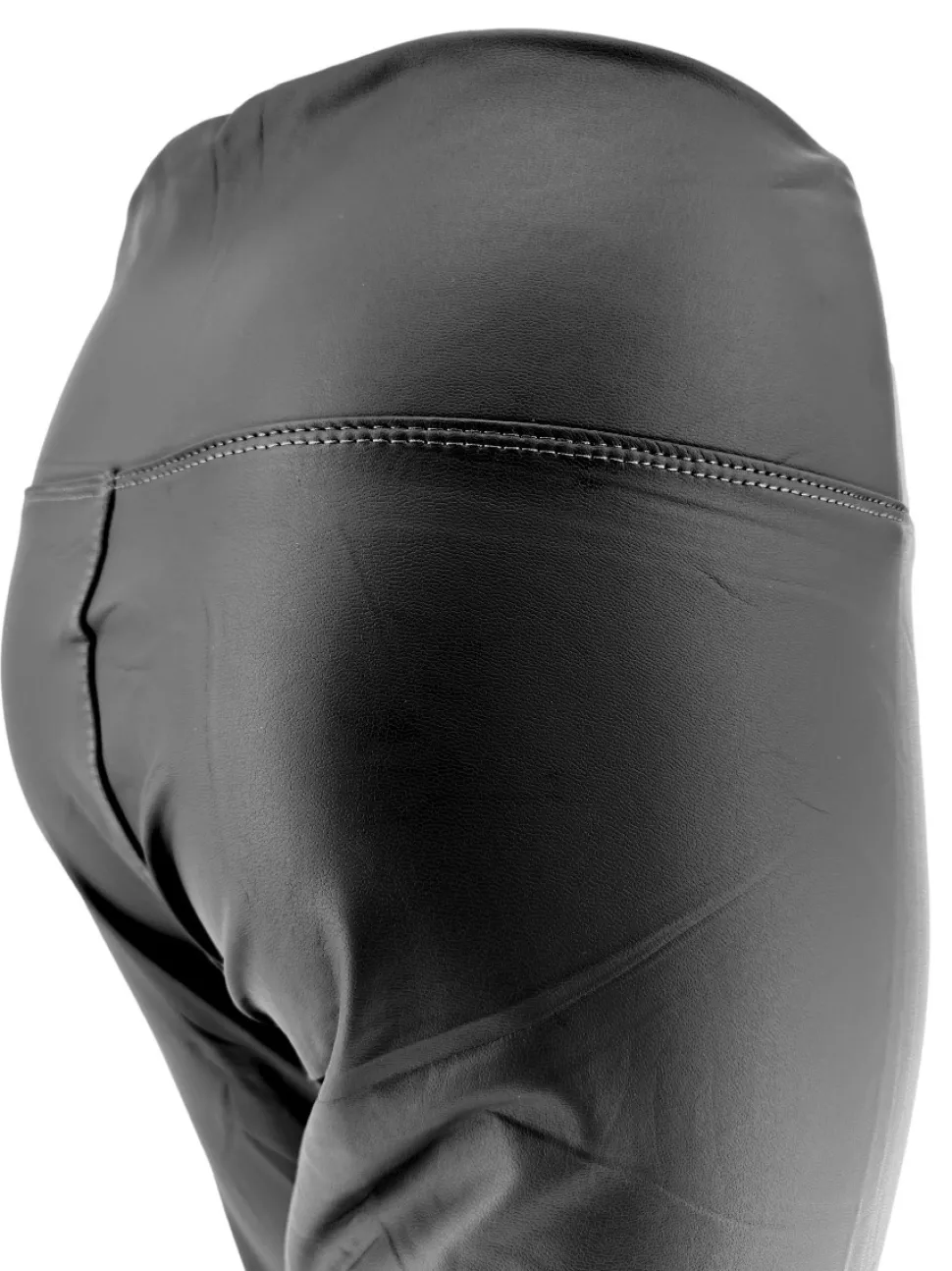 leatherlook_leggingtreggi_1-1.webp Leather-look legging/tregging zwart (DAMA-71). SALE