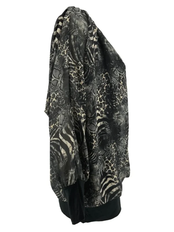 PLUS Blouse brede boord lange mouw Iris snake zwart