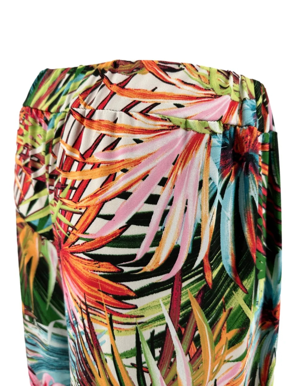 plus_size_broek_met_recht_1-1.webp Plus size broek met rechte broekspijp in travelstof palm leaves multicoloured