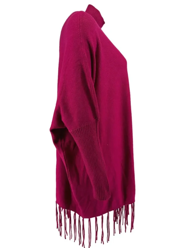 Poncho trui met franjes en gouden knopen op de schouder cerise