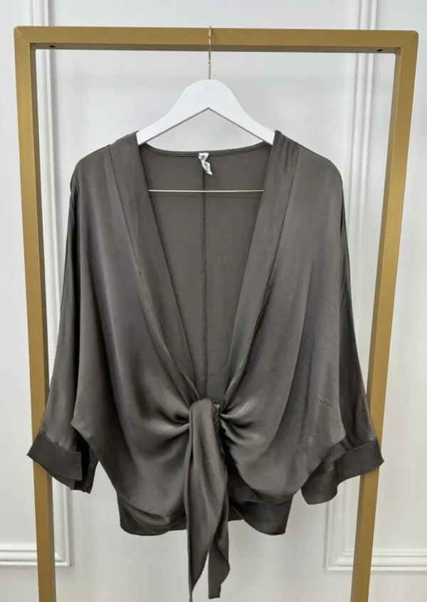 Satijn-look vest met knoop aan de onderzijde taupe