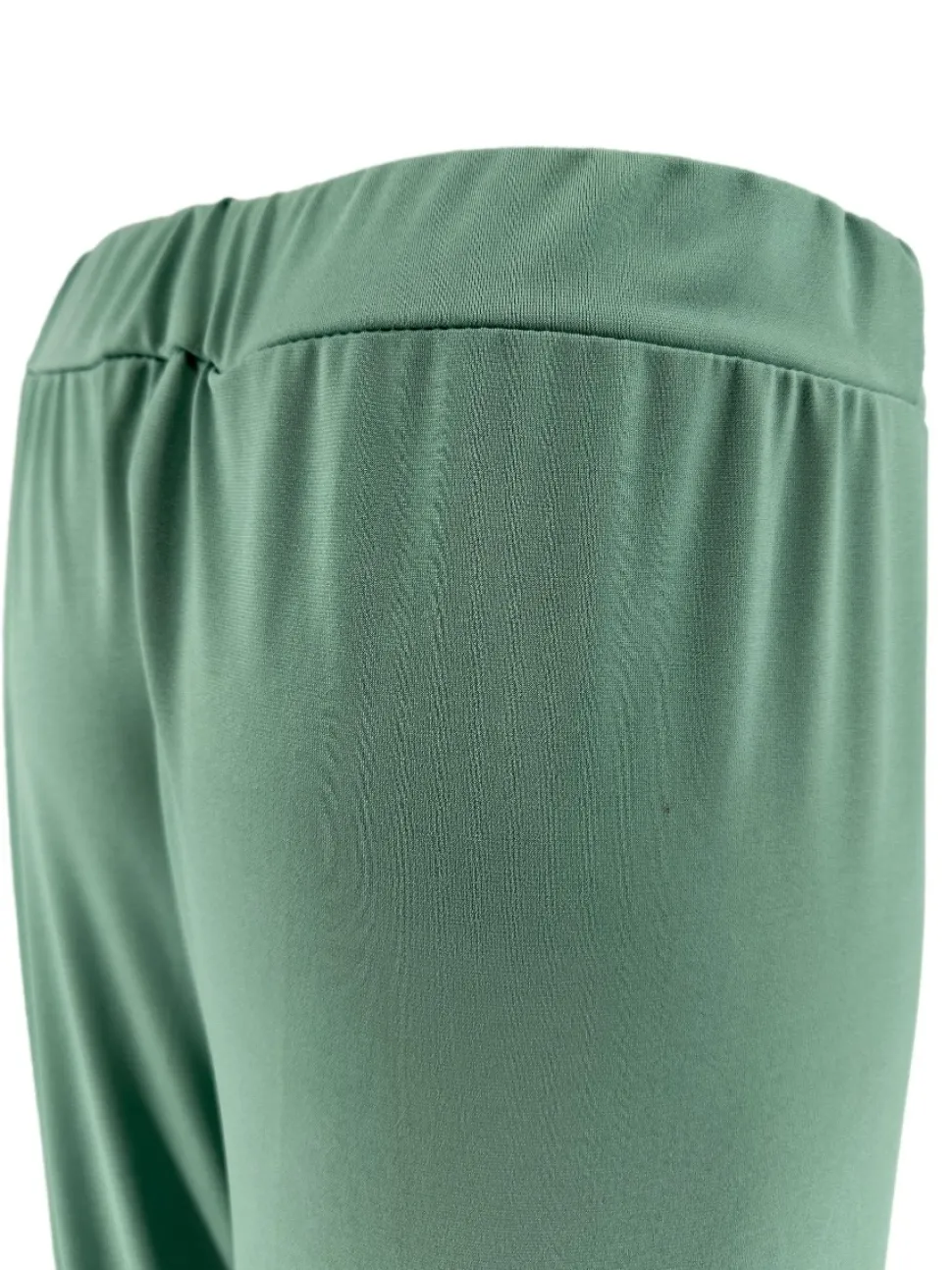 travelstof_broek_met_rech_1.webp Travelstof broek met rechte broekspijp licht groen
